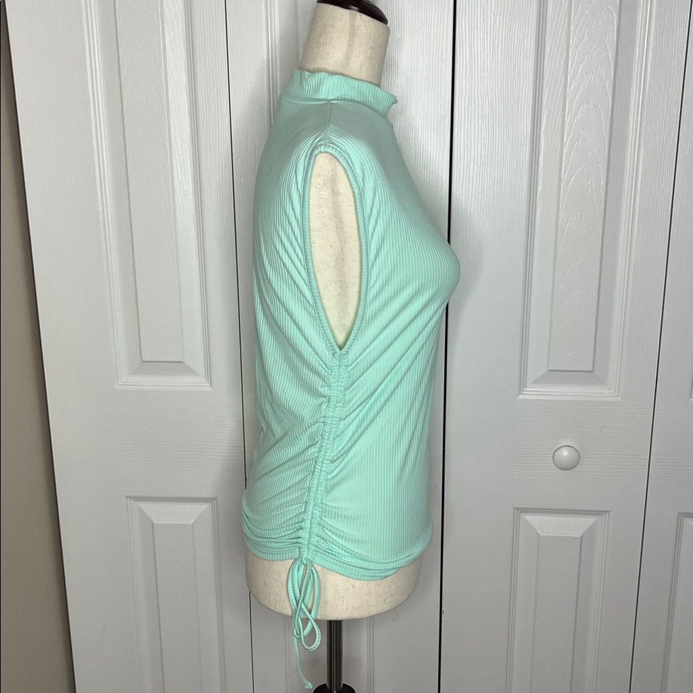 Sleeveless Ribbed Top-NWT - Picture 4 of 10